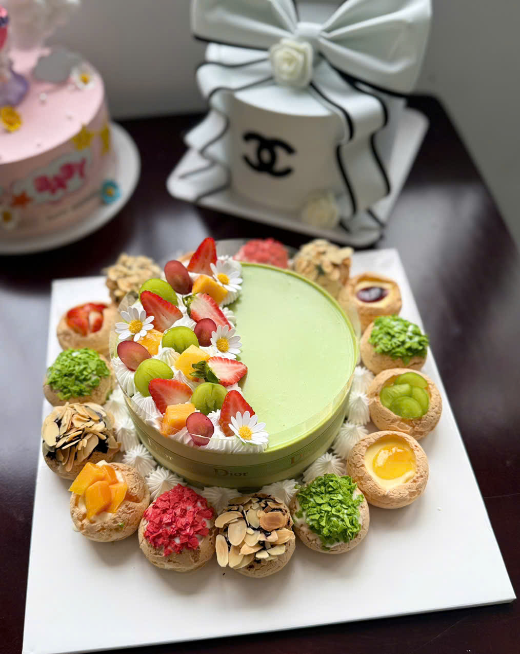 Bánh sinh nhật theo yêu cầu kết hơp giữa mousse vs sukem